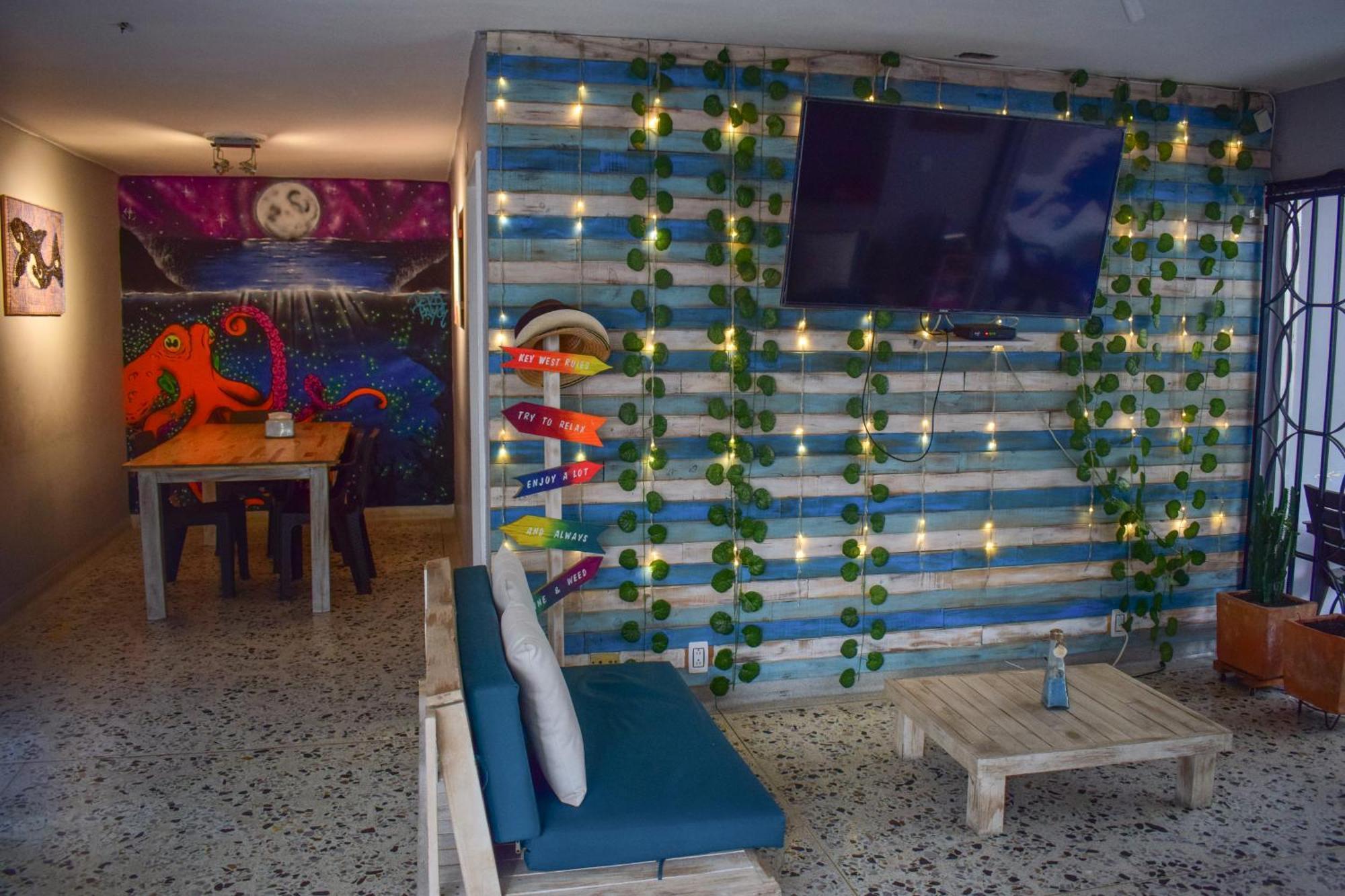 Key West Hostel Medellin Exterior photo
